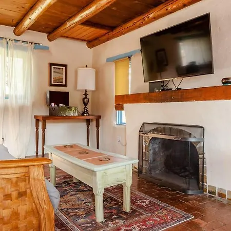 Casita Azul: Cozy Historic Adobe Retreat In Holiday home Santa Fe