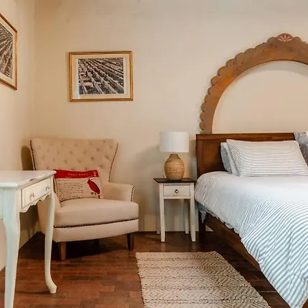Casita Azul: Cozy Historic Adobe Retreat In * Santa Fe
