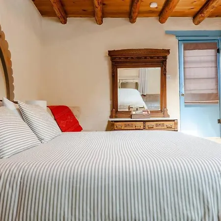 Holiday home Casita Azul: Cozy Historic Adobe Retreat In