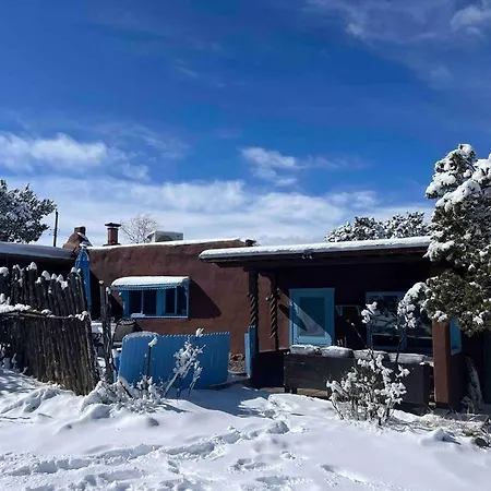 Casita Azul: Cozy Historic Adobe Retreat In *