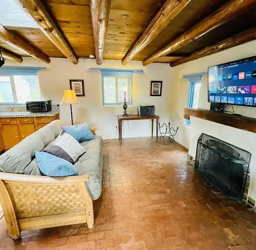 Casita Azul, Historic And Cozy Santa Fe Adobe