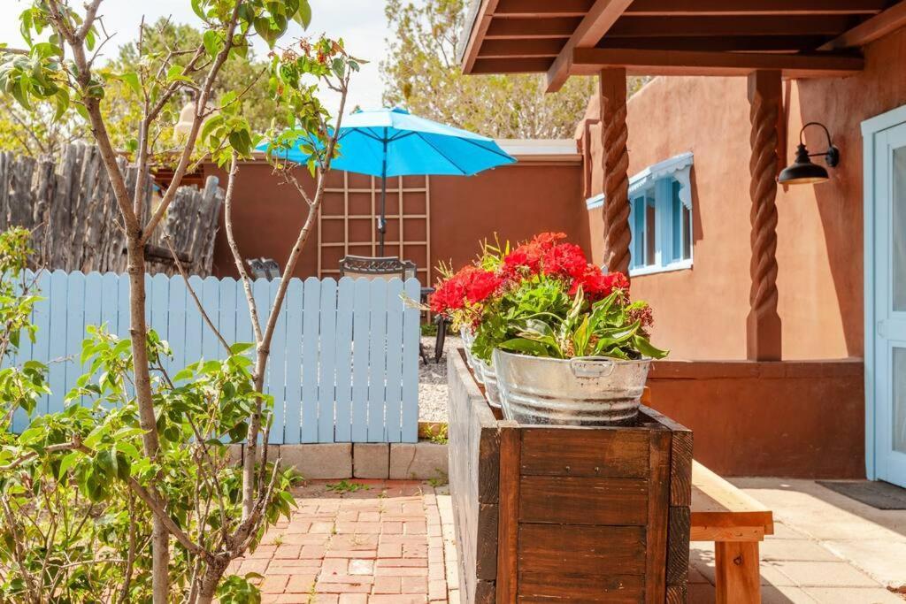 Casita Azul, Historic And Cozy Adobe Holiday home *